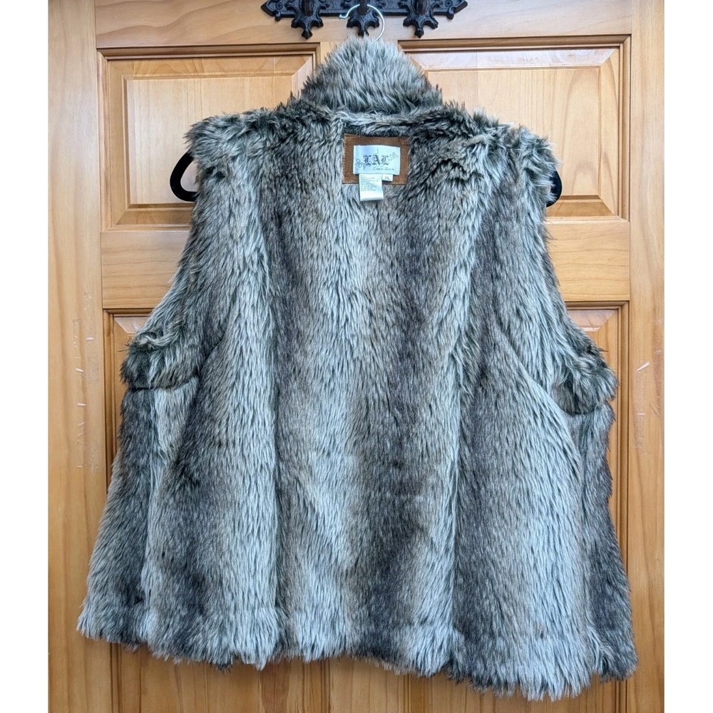 LAL LIve A Little Size XL Lined Faux Fur Brown Suede NEW Vest - Picture 7 of 12